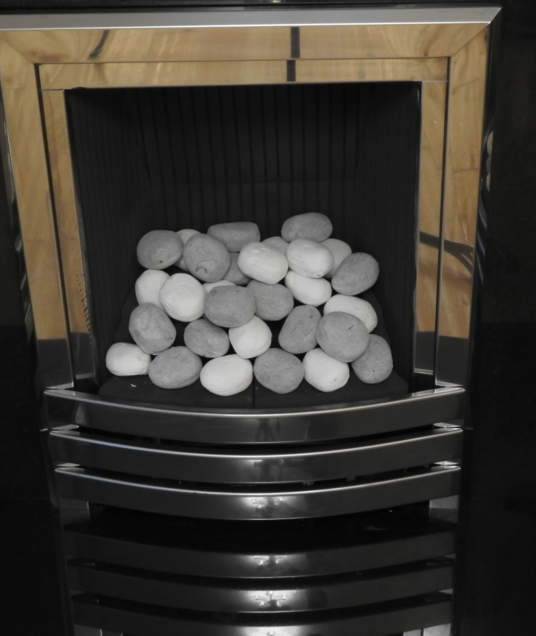 Large Grey White Pebbles (10 / 15 / 20 / 30 Pack)