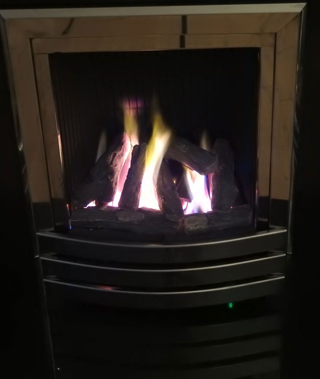 16 Piece Delamere Log Set